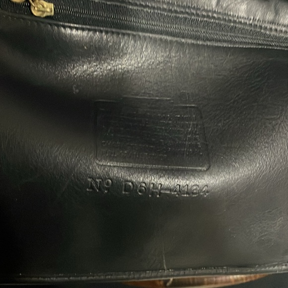 Coach Black Backpack Magnet Made In USA Gold Hardware Vintage Leather Authentic - Picture 8 of 9